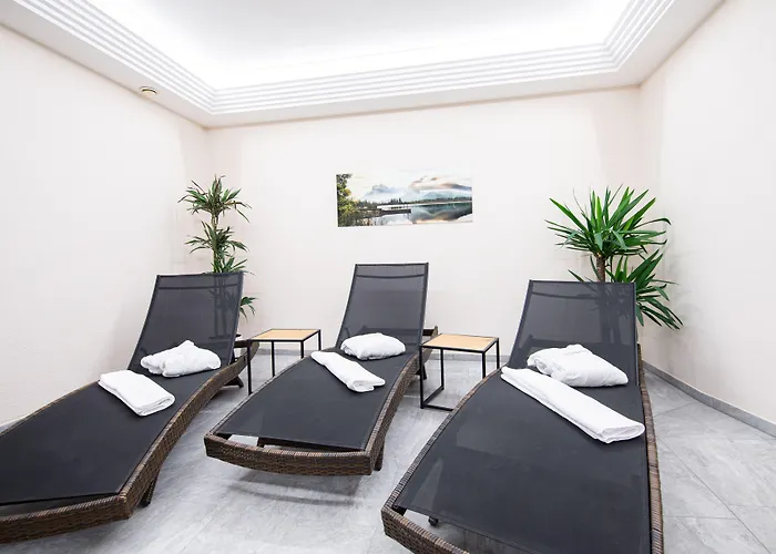 Апартаменты Lakeside By A Casa